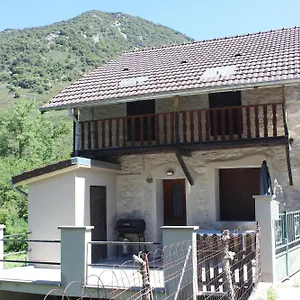  Hébergement de vacances Maison De Charme Calme Entourée De Montagne